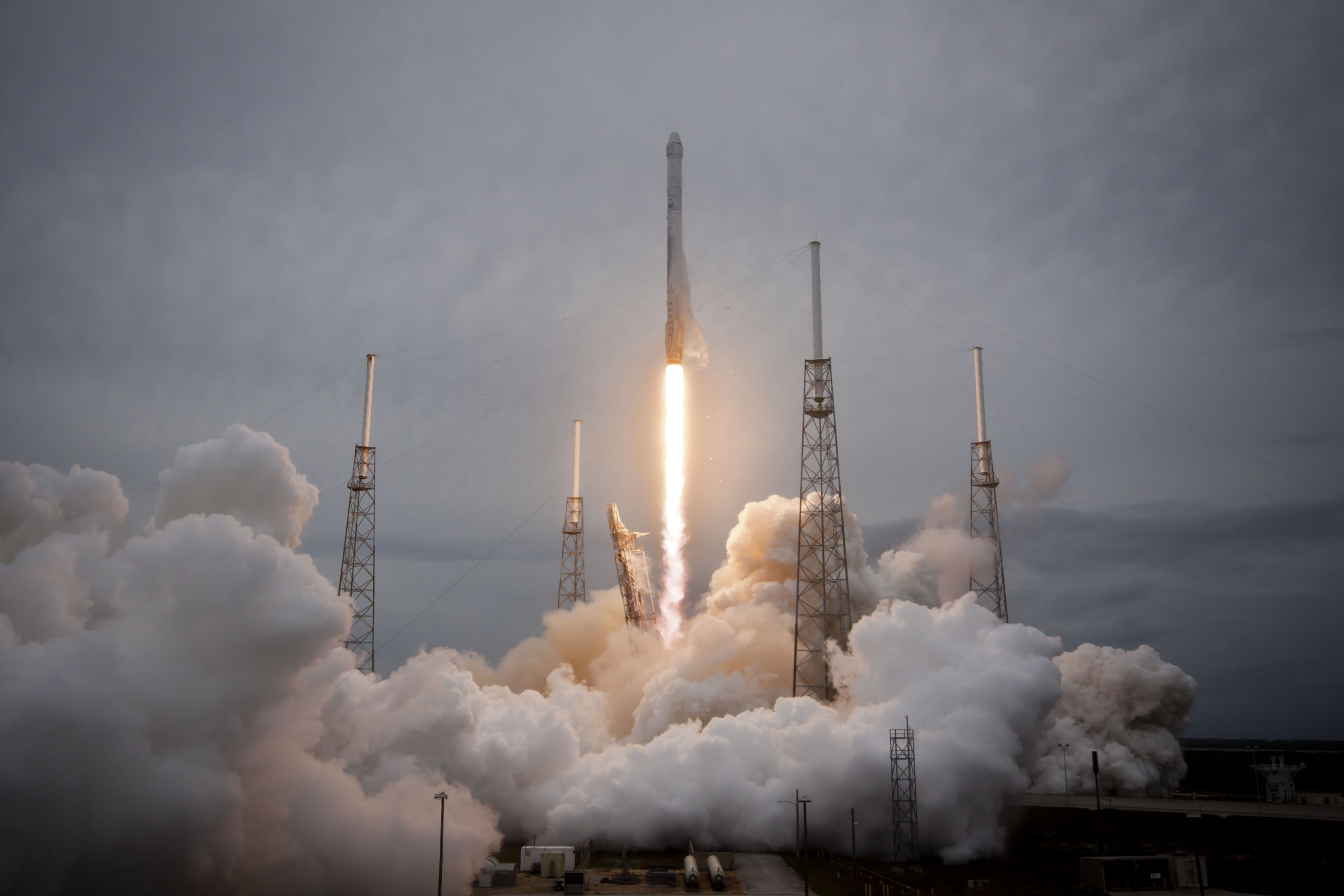 19 апреля 2014 года. Коммерческий старт Falcon 9 с возвращаемой первой ступенью.