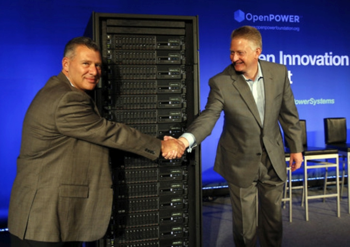 Вице-президенты IBM Том Розамилия (слева) и Дуглас Балог (справа) на презентации серверов OpenPOWER в Сан-Франциско (фото: reseller.co.nz).