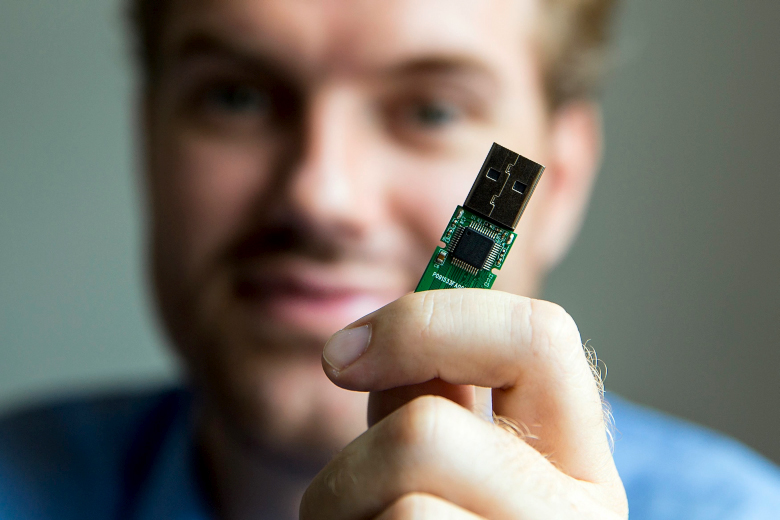 Микрокод USB-Flash никак не защищён от перезаписи (фото: Reuters).