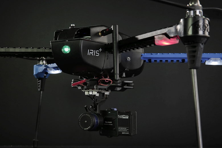 Iris+ - первый серийный дрон для видеозаписи с функцией слежения (фото: 3drobotics.com).