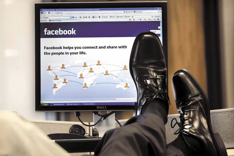 Facebook на работе станет нормой (изображение: inforum.com).