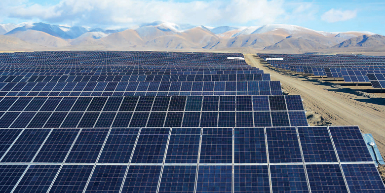 Крупнейшая в РФ солнечная электростанция открылась на Алтае
