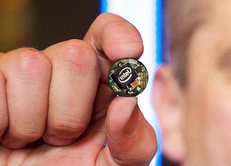 Intel Curie - микрокомпьютер размером с пуговицу (фото: tecnopasion.com).