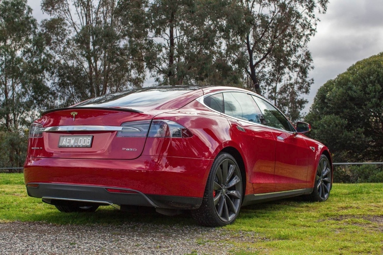 Tesla S P90D (фото: Chris Blain / Gizmag).