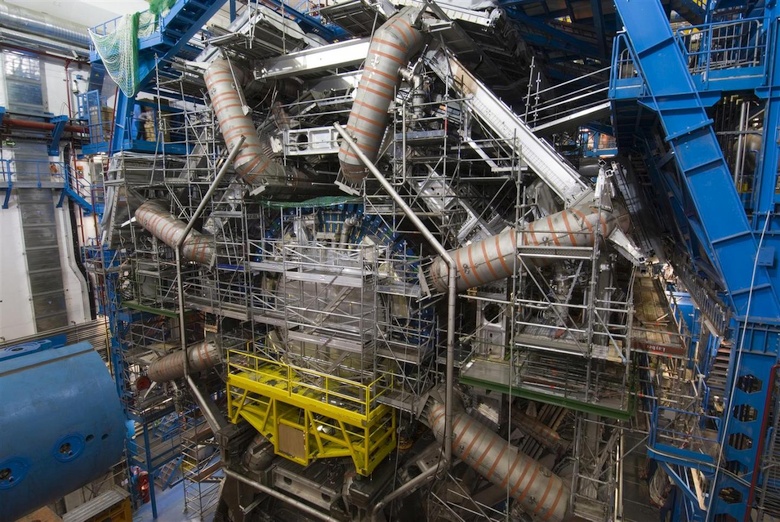 Сверхпроводящие магниты на детекторе БАК в эксперименте ATLAS (фото: CERN).