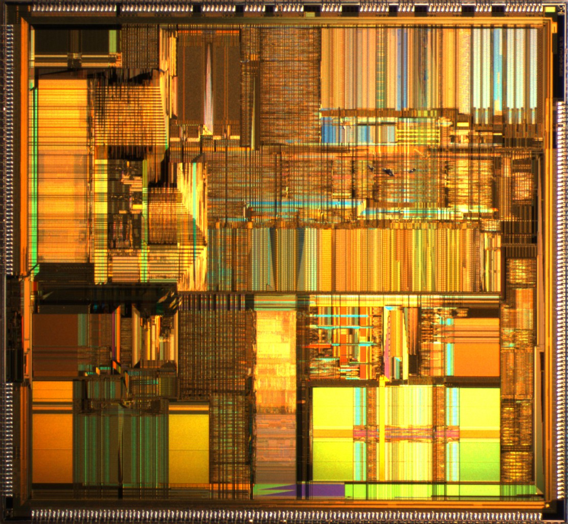 Просто для красоты: один из последних процессоров Intel. Я не знаю, спрятан ли здесь и если спрятан, то где, нейронный блок.