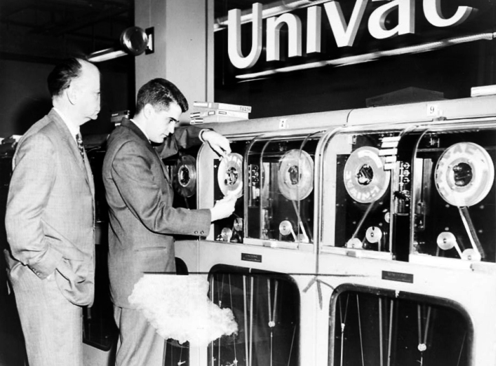 Магнитная лента на ЭВМ UNIVAC (фото: briosolutions.com).