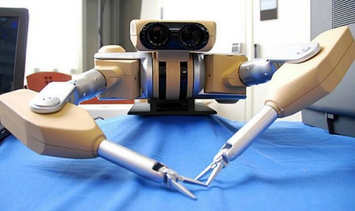 Робот Taurus компании SRI International, разработанный в 2011 году для обезвреживания бомб (фото: gadgetfreak.gr).