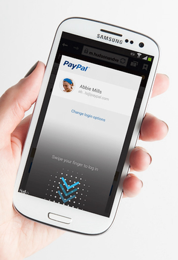 Использование мобильного приложения PayPal и сканера отпечатков на смартфоне Samsung Galaxy S5 (фото: technologyreview.com).