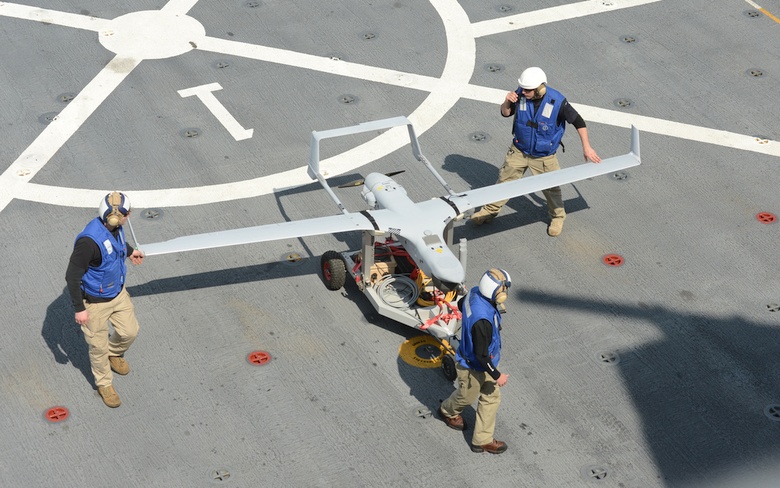 Транспортировка RQ-21 (фото: US Navy).