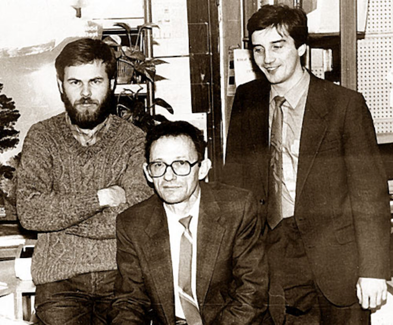 Дмитрий Лозинский (в центре) с Евгением Касперским (слева) и Дмитрием Мостовым (справа).