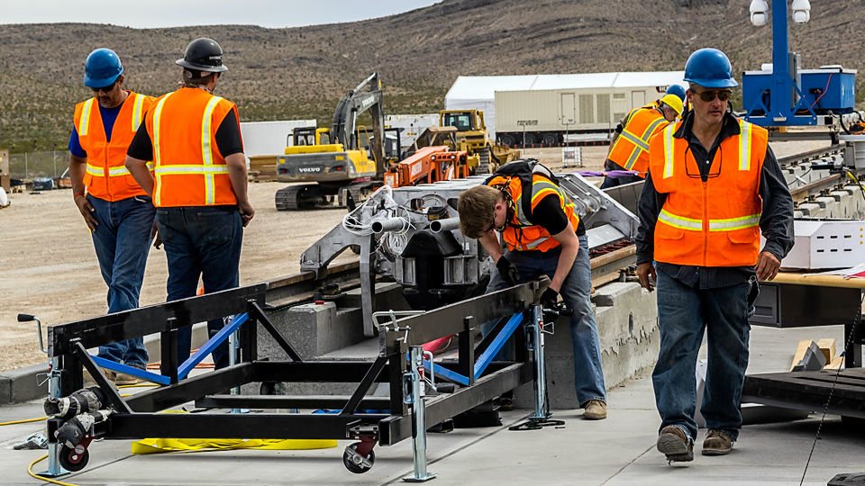 Подготовка к тесту Hyperloop POAT (фото: Joshua Caldwell / Cryptic Butterfly)