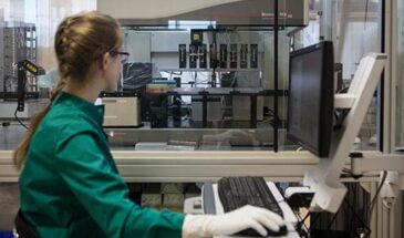 Правительство сократит расходы на программу развития научно-технологического комплекса на 25 млрд рублей.