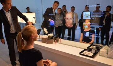Panasoniс привезла на IFA 2014 зеркало дополненной реальности.