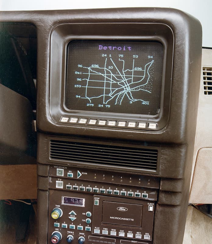 Навигатор Ford Tripmonitor работающий со спутниковой сетью Transit