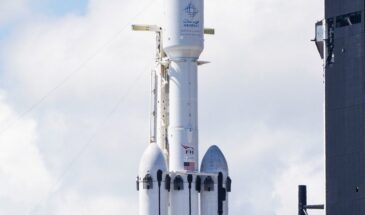 SpaceX провела успешные испытания всех ускорителей самой мощной ракеты в мире