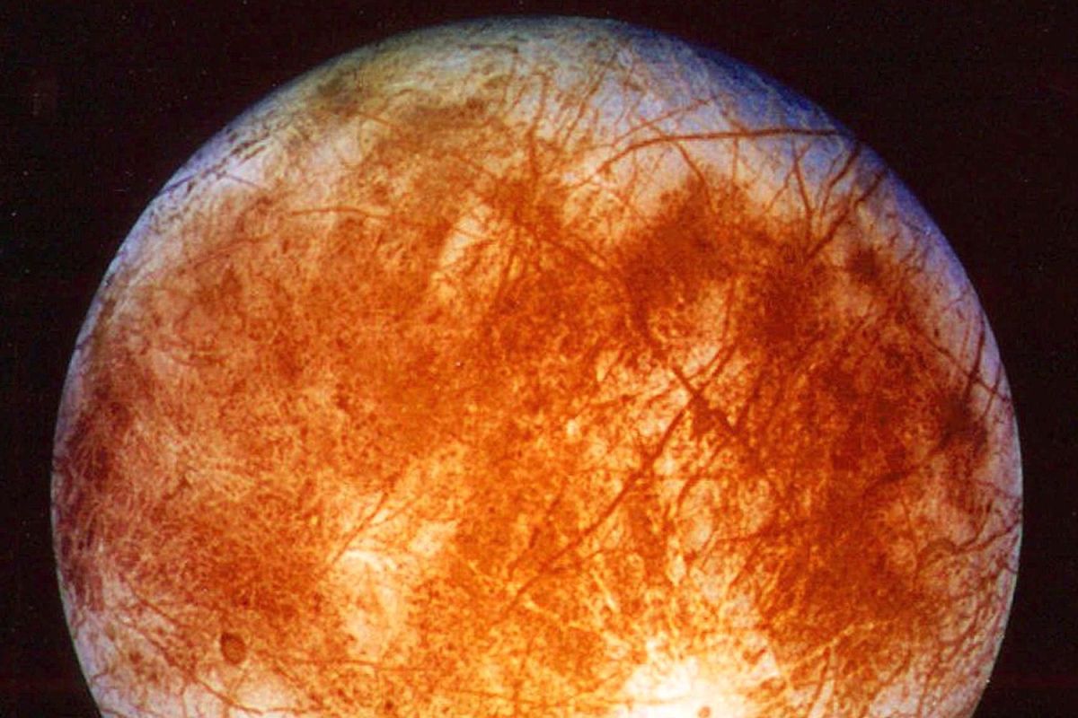 Существует ли жизнь на спутнике Юпитера? Обнаружение поваренной соли вселяет надежду