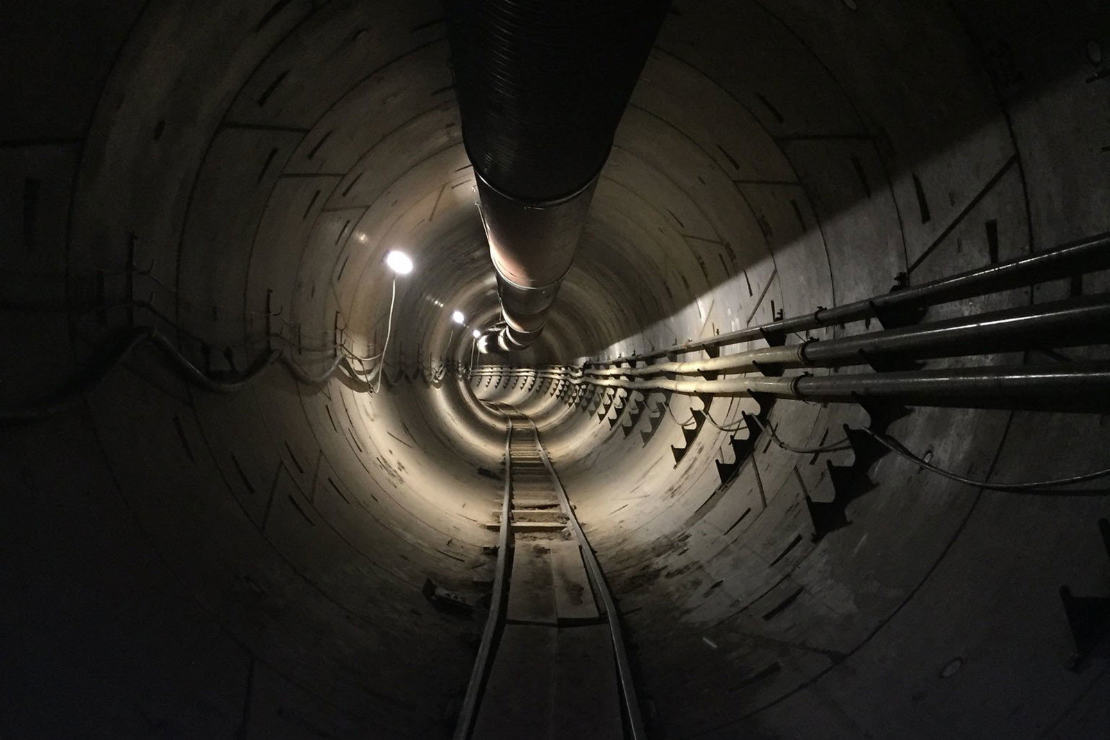 Илон Маск: проект по строительству подземных туннелей выходит в Китай
