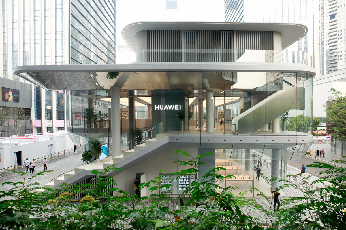 Первый магазин HUAWEI Global Flagship Store в Шэньчжэне