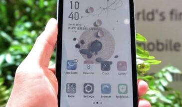 Первый в мире смартфон с цветным E-Ink дисплеем засветился на видео
