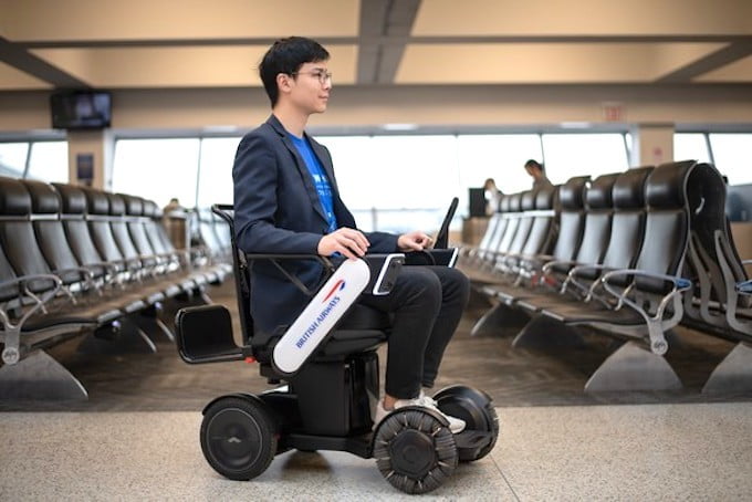Британские авиалинии испытывают автономные кресла-коляски в аэропорту Нью-Йорка 