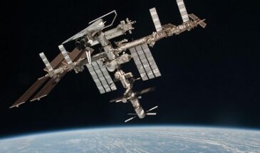 Космонавт рассказал, что «Роскосмос» выживает за счет космического туризма