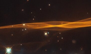 Телескоп Хаббл запечатлел тонкий участок туманности Вуаль