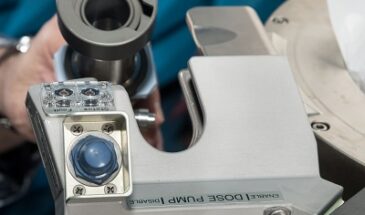 Астронавт NASA продемонстрировал новый туалет на МКС 