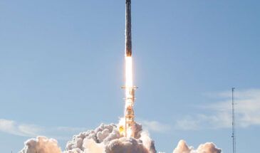 SpaceX отправит туристов в космос уже в этом году