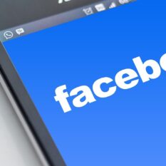 Из-за ошибки Facebook жители нескольких стран платили за бесплатные сервисы