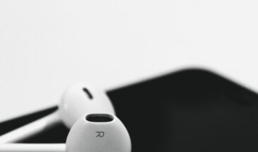 Компания Apple приобрела стартап, создающий музыку с помощью ИИ