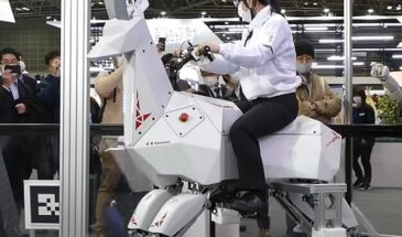 Kawasaki презентовала робота-козла на Международной выставке в Токио