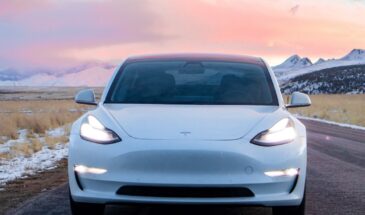 Электромобили Tesla научились сканировать выбоины на дорогах и регулировать подвеску