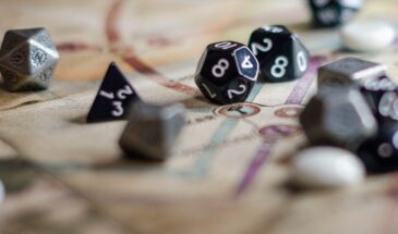 Компания Hobby World анонсировала настольную игру с иллюстрациями от нейросети Midjourney