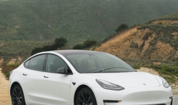 Tesla замедляет свое производство в Шанхае