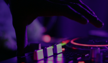 Google показала нейросеть MusicLM, которая генерирует сложную музыку по текстовому описанию