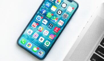 Samsung показал складной дисплей, который поворачивается на 360 градусов