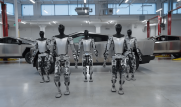 Tesla показала обновленных роботов-гуманоидов