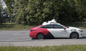 Роботакси от Яндекса курсирует по Москве