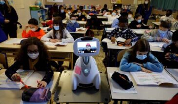 В Японии вместо школьников на уроках будут сидеть роботы