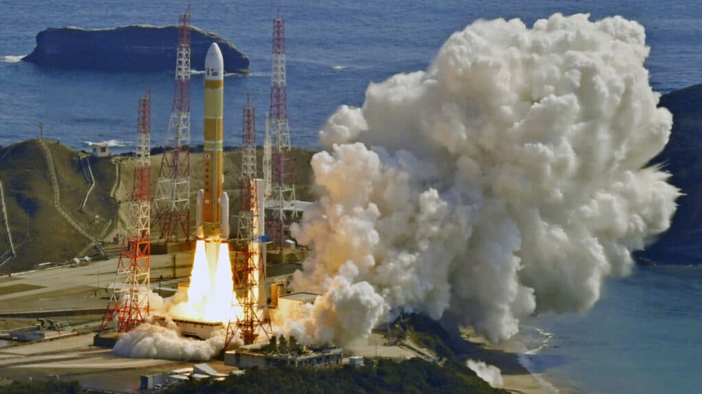 Старт ракеты H3 с космодрома Танегасима, 7 марта 2023 года