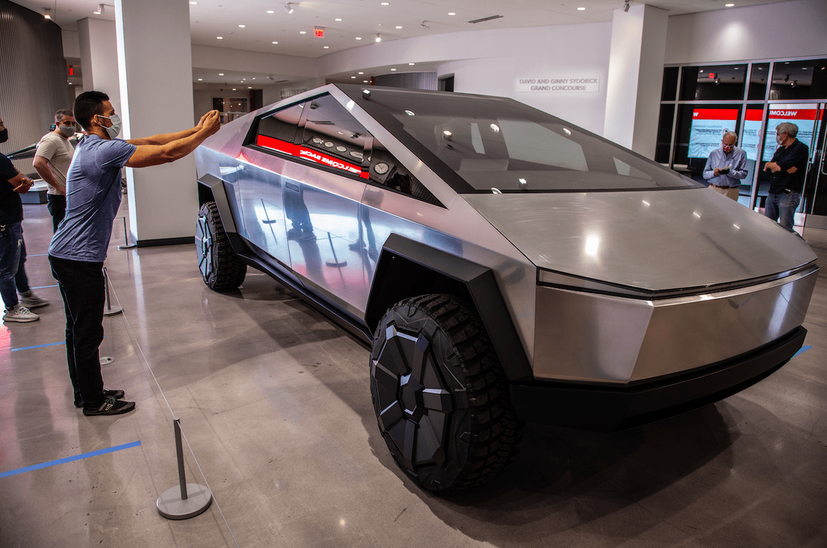 Электропикап Cybertruck от Tesla раскритиковали специалисты Компьютерра