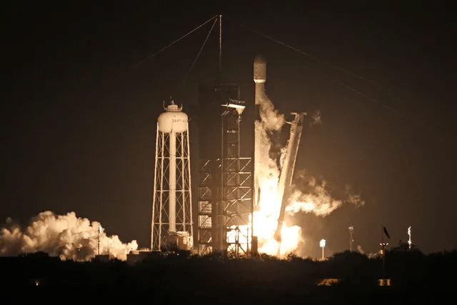 Odysseus от SpaceX отправился в космос на ракете Falcon 9