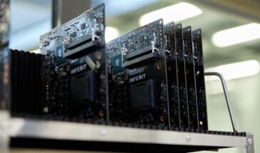 В Подмосковье открылось новое производство твердотельных накопителей, материнских плат и планок оперативной памяти