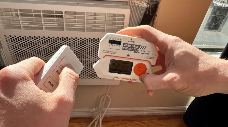 Video Game Module в руках