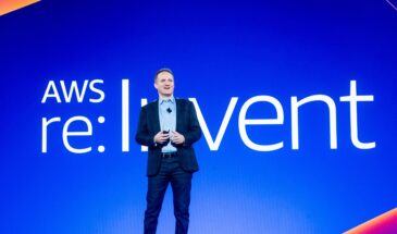Генеральный директор AWS Адам Селипски уходит в отставку
