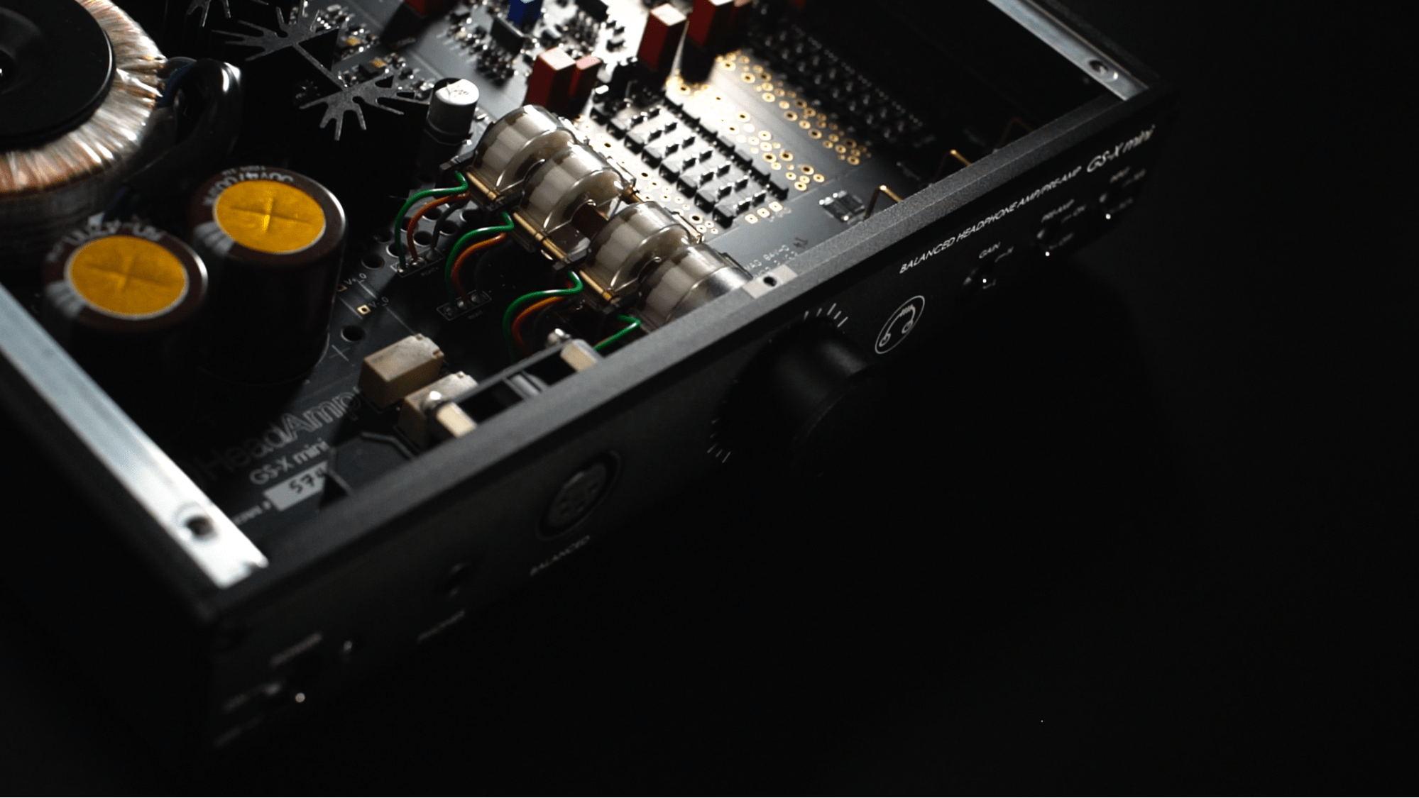 внутри HeadAmp GS-X Mini