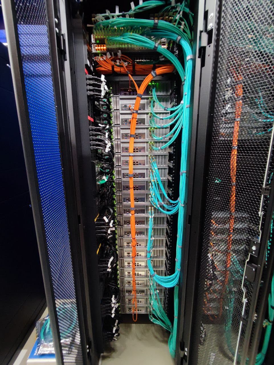 Серверы «Инферит Облако», установленные в одном из московских центров обработки данных