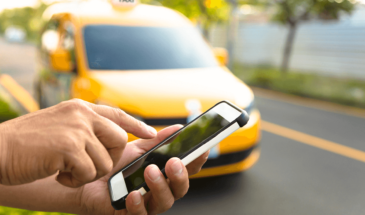 Роскачество: большинство приложений для заказа такси не защищают персональные данные