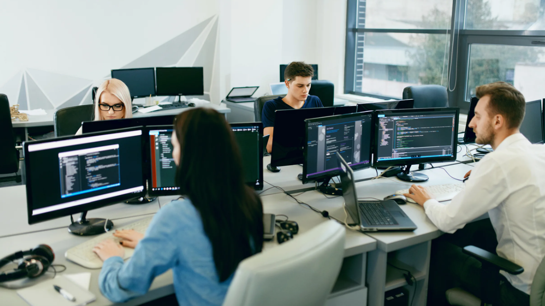 Тенденция возвращения в офис: более 50% работодателей переводят ИТ-команды с удаленной работы